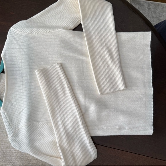 New without tags-Satin Bow Cutout Knit Long Sleeve Top - Le Lis- size medium - Picture 5 of 6